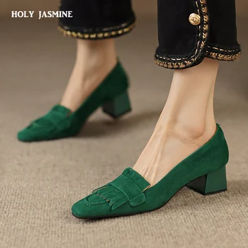 2023 Tavaszi női cipők szögletes lábujj szögletes sarok női pumpák Valódi bőr cipők nőknek alkalmi retro bojtok kézzel készített cipők