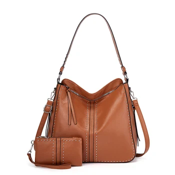 2023 Új luxus szegecstervező női táska Nagy kapacitású kézitáska többfunkciós cipzáras válltáska Messenger női táska trend