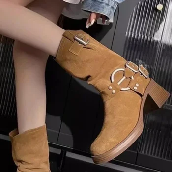 Női cipők 2023 Country Retro magassarkú női csizma Fém csapszeg csat design Női vádli középső csizma Zapatos Chunky Mujer