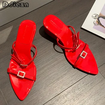 Női cipők Női szandálok Csúszdák 2023 Női szivattyúk Magas sarkú cipő Új piros elegáns divat hegyes orrú ékek Lábbeli papucs